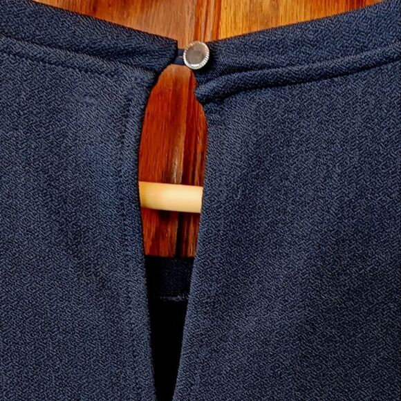 Banana Republic Stretch Crepe Top with Sheer Short Sleeves with Grosgrain XSMALL - Picture 7 of 9